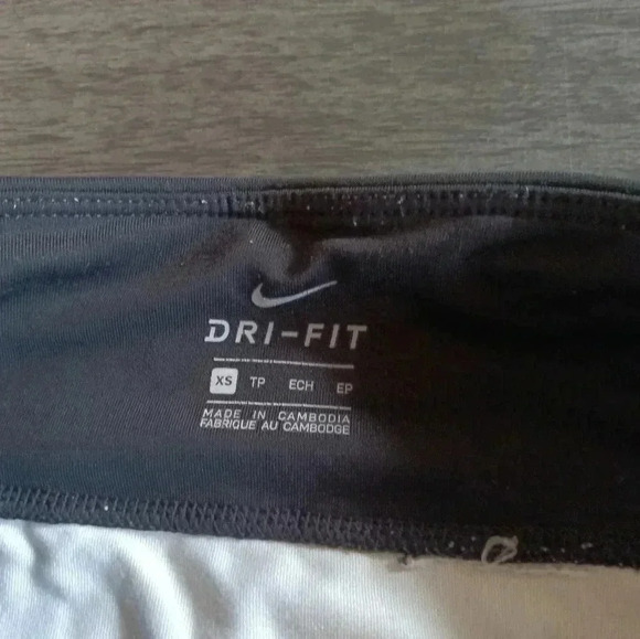 Nike Cropped leggings xs like new - Picture 3 of 3
